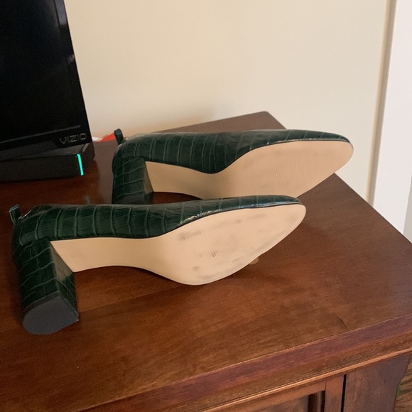 Talbots “crocodile” green heels new without tags/box. Size 10 M - Picture 7 of 7